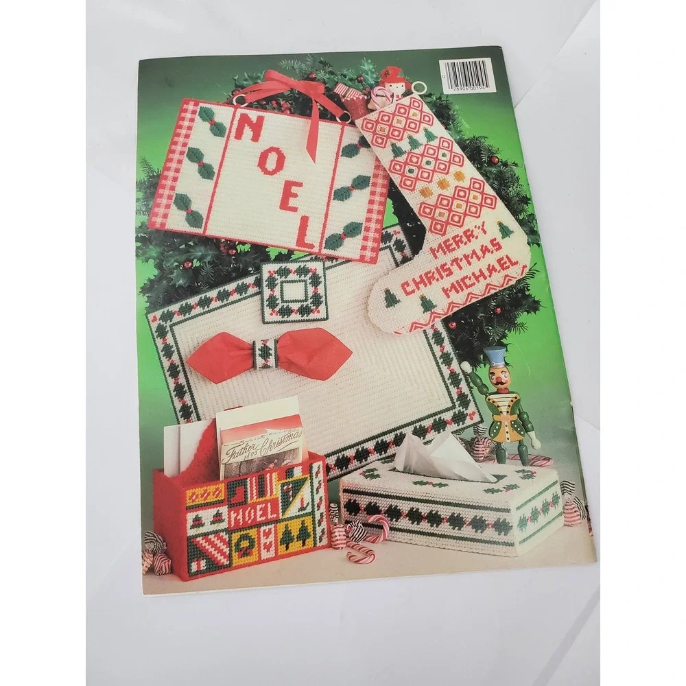 Vintage Leisure Arts More Christmas Projects for Plastic Canvas Leaflet 194 1981